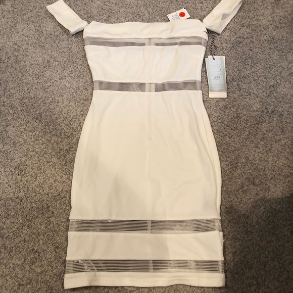 NWT WHITE BODYCON DRESS - Picture 3 of 5